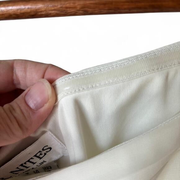 Vintage JR Nites by Carol Lin White Beaded Off Shoulder Chiffon Top 14 - Picture 6 of 7